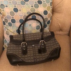 Coach purse. Lightly used. Authentic.